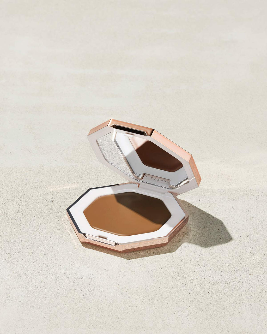 Cheeks Out Freestyle Cream Bronzer — Teddy