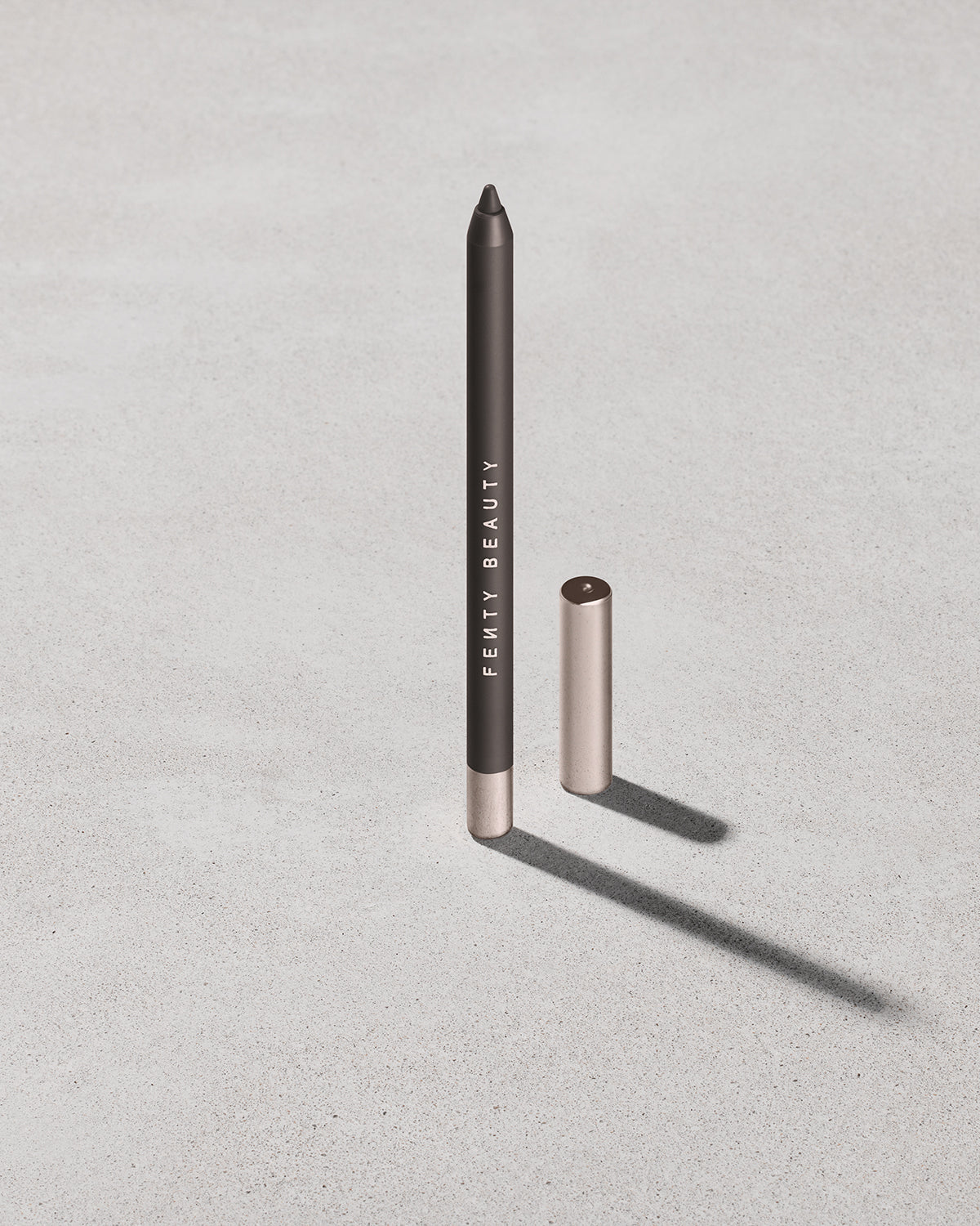 Traced Out Longwear Waterproof Pencil Lip Liner — Coal Blooded