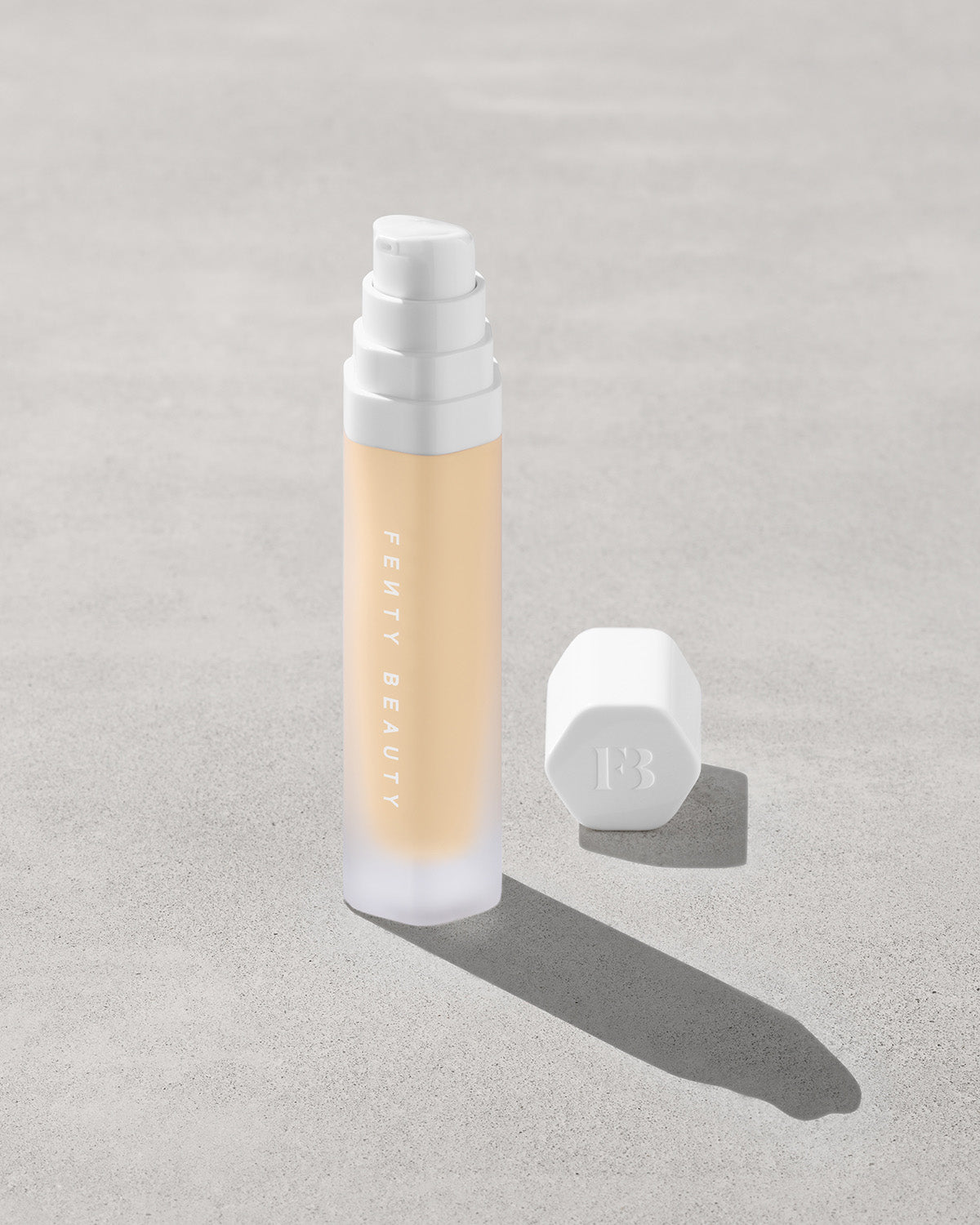Softlit Naturally Luminous Longwear Foundation — 130
